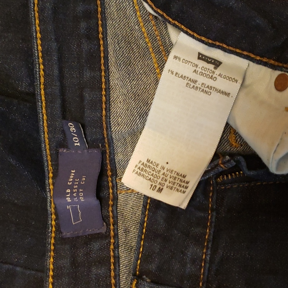 Levi's Bold Curve Classic Bootcut Jeans size 10/30